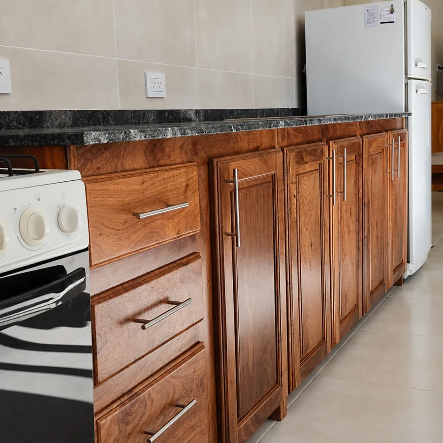 Detalle de bajo mesada de cocina Moblatti
